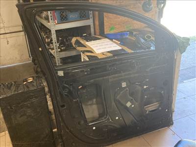 Audi Q7 (4L) ajtó  4l0831311