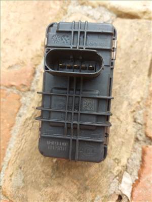 BMW 1-es,F20, 120d, 3-as,F30, 320d, 4-es,F32, 420d, 5-ös,F10, 520d, X1, X3 turbó vezérlőegység. N47N 4933519410