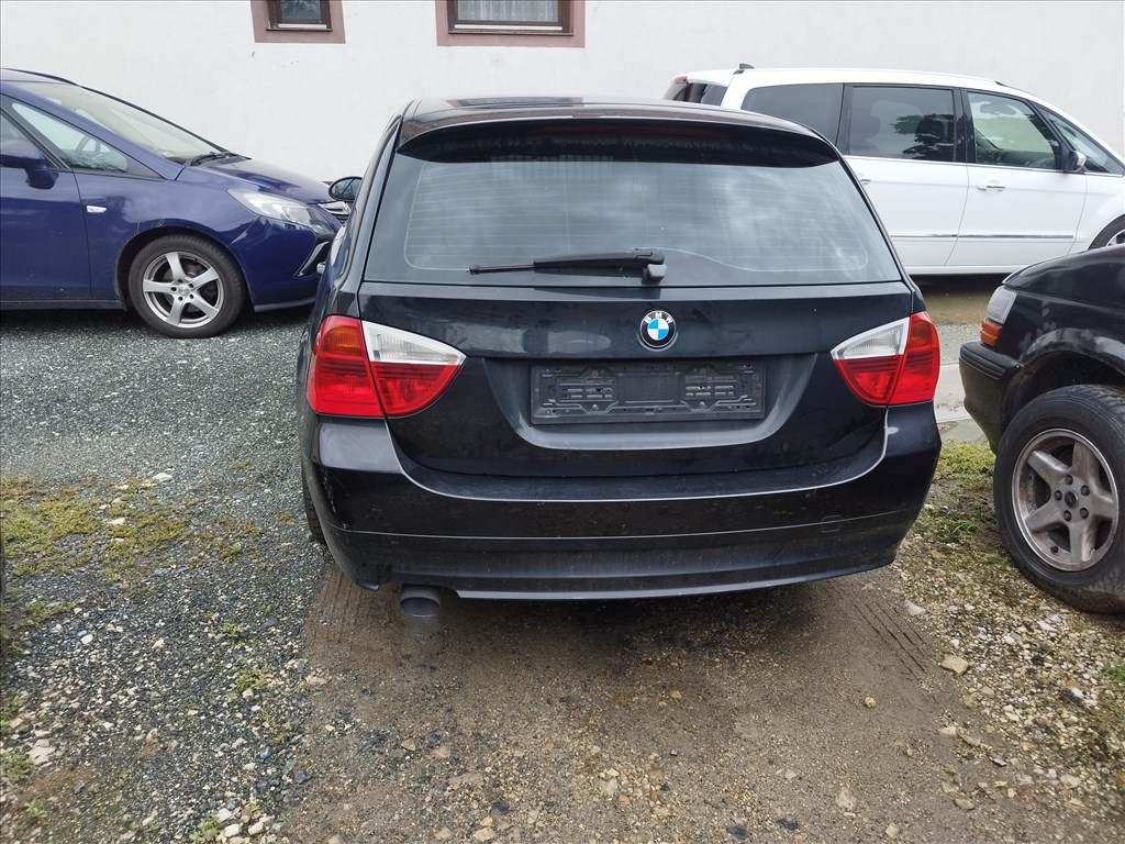 Eladó BMW 320i touring (1995 cm³, 150 PS) (E90, E91, E92, E93) 2. kép