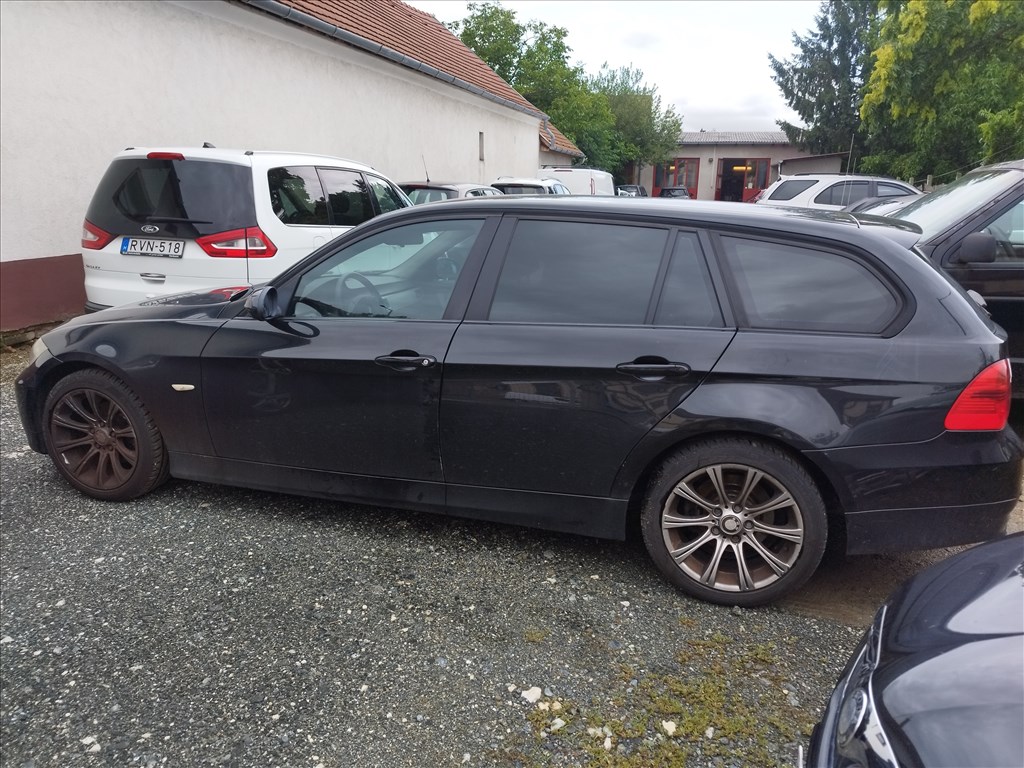 Eladó BMW 320i touring (1995 cm³, 150 PS) (E90, E91, E92, E93) 3. kép