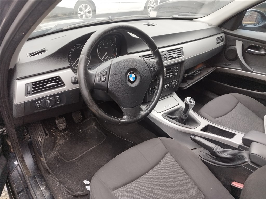 Eladó BMW 320i touring (1995 cm³, 150 PS) (E90, E91, E92, E93) 7. kép