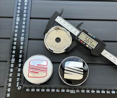 ÚJ SEAT 60mm FELNI ALUFELNI KUPAK KÖZÉP FELNIKÖZÉP FELNIKUPAK EMBLÉMA KERÉKAGY SAPKA
