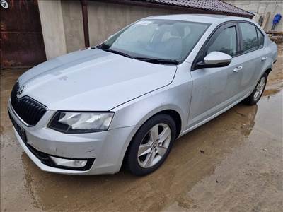 Skoda Octavia III bontott alkatrészei CLH, MWW, LA7W