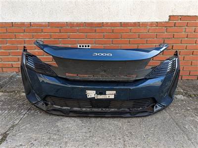 2021 Peugeot 3008 első lökhárító.