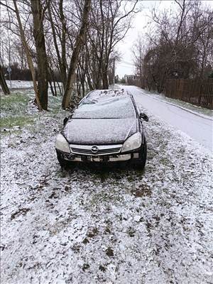 Opel Astra H bontásra egyben eladó