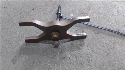 Ford Transit Tranzit MK7 06- Porlasztó lefogató lemez csavar 0267