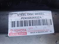 Gyári Toyota 17 es acél felni garnitúra téli gumival  és csavarokkal 