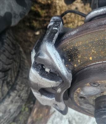 Mercedes C 220 W203 Féknyereg első 