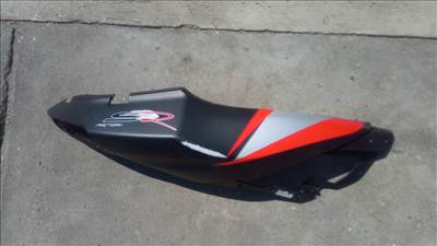 Aprilia SR Factory ülés alatti idom