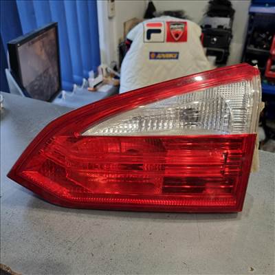 Ford Focus Mk3 Hátsó lámpa jobb belső 