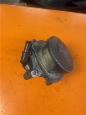 Audi A6 (C5 - 4B) 2.5 tdi vákuumpumpa  057145100b