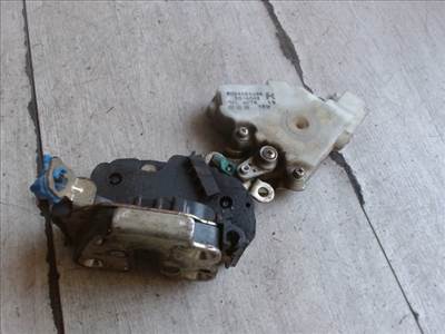 NISSAN ALMERA 03- Jobb első ajtó zárszerkezet központizáras