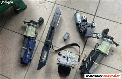 Audi Q7 hátsó csomagtér zár  zár 