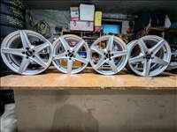  5x112    8J* 17"  ET 35    AGY: 66,1mm.   RONAL 70000Ft/garnitúra 