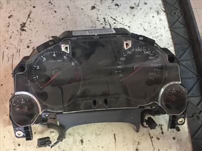 Audi A8 (D3 - 4E) kilométer óra 