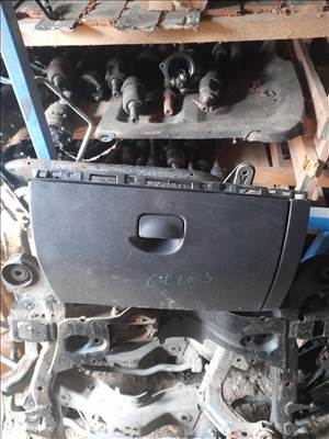 Renault clio 3 kesztyütartó