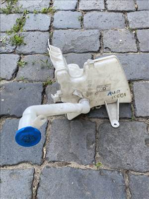 Toyota Auris (E180) ablakmosó tartály