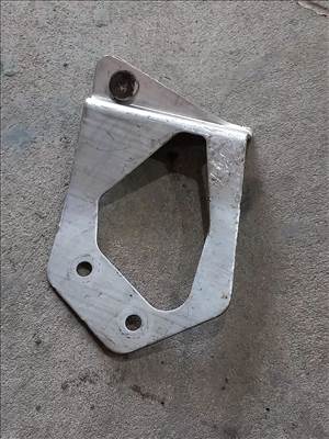 Iveco DAILY 12- 2.3 Katalizátor kipufogó tartó fém lemez bak 6453