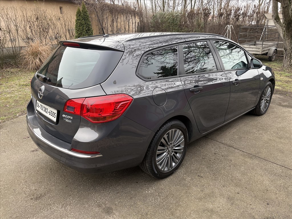 OPEL ASTRA J Sports Tourer 1.7 CDTI Cosmo FACELIFT/DIGIT KLÍMA/TEMPOMAT/ÜLÉSFŰTÉS/KORMÁNYFŰTÉS/RADAR 5. kép