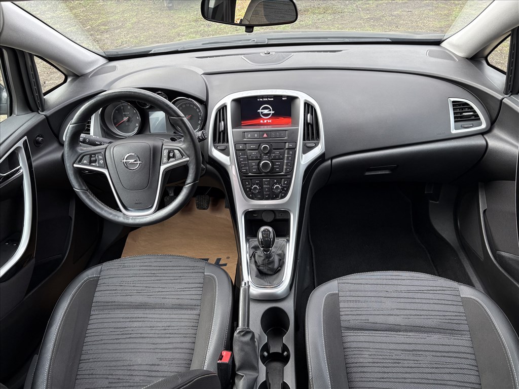 OPEL ASTRA J Sports Tourer 1.7 CDTI Cosmo FACELIFT/DIGIT KLÍMA/TEMPOMAT/ÜLÉSFŰTÉS/KORMÁNYFŰTÉS/RADAR 11. kép