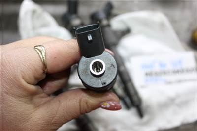 Opel Astra H/ Opel Zafira B porlasztó 0445110165