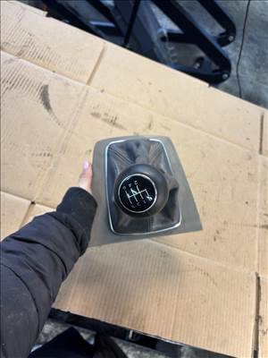 Audi A4 (B6/B7) váltógomb 