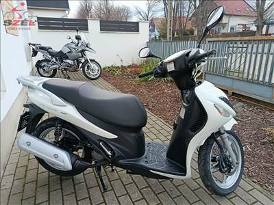 Suzuki Sixteen 150 (2009)