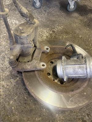 Audi A6 (C6 - 4F) Hátsó féknyereg 