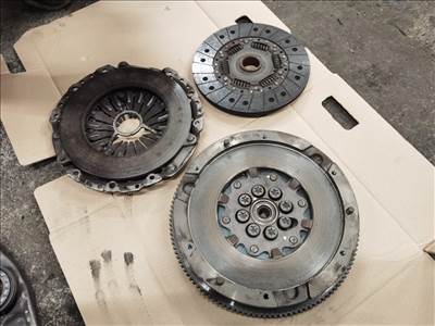 E60/61 M57 25d, 30d kuplung szett lendkerékkel,