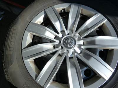   VW Tiguan újszerű (gyári felni) lemezfelni, téligumival