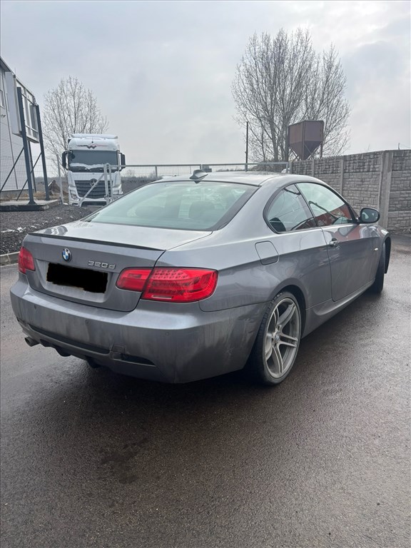 BMW 3-as sorozat (E90, E91, E92, E93) bontott alkatrészei 4. kép