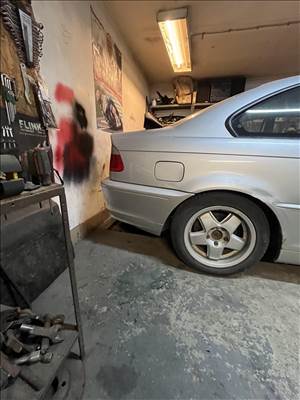 BMW 325 (E46) bontott alkatrészei