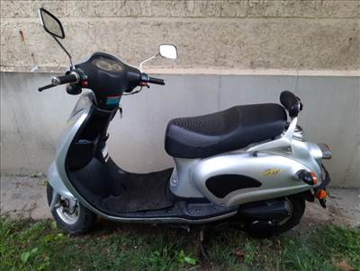 Eladó Sachs Bee 125 robogó alkatrésznek