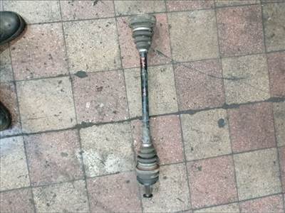 BMW 120 E81, E82, E87, E88 Jobb hátsó Féltengely *143888*