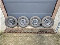 Eladó gyári Hyundai 15" lemezfelni szett Continental TS860 téli gumival 8mm-es futófelület