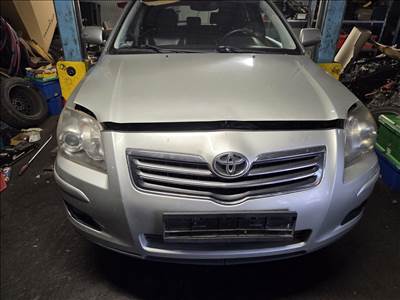 Toyota Avensis Bontott Jármű