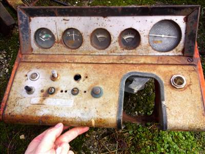 MTZ 80-AS TRAKTORRA GYÁRI HASZNÁLT MŰSZERFAL ELADÓ