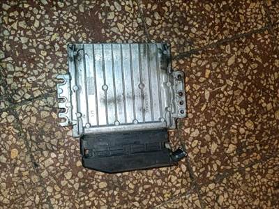 Renault Clio II Motorvezérlő *151332* 8200189312