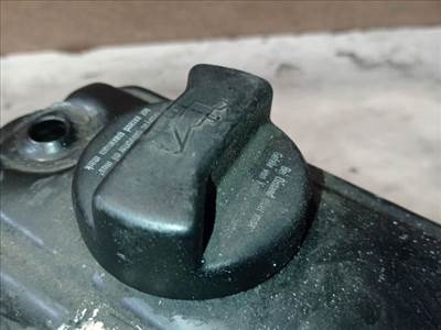 Volkswagen Transporter T4 Olajbeöntő Sapka *147568*