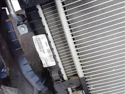 Peugeot 5008 II Vízhűtő  9820525380