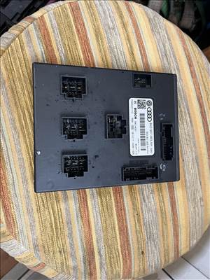 Audi A4 (B8), Audi A5 (8T) Komfort modul 8K0 907 063 AH 8k0907063ah