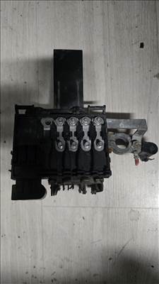 Volkswagen Golf IV 1.4 16V motortéri biztosítéktábla 1j0937549aa