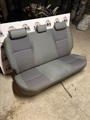 Hátsó ülés Toyota Hilux