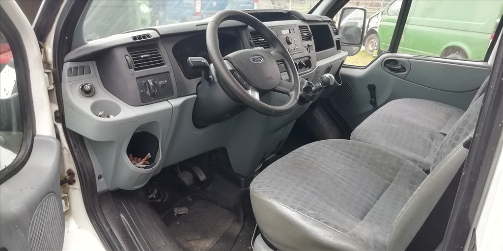 Eladó Ford Transit Mk7 2.4 tdci hiányosan eladó. 6. kép