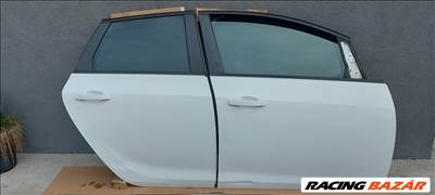 Opel Astra J Ajtó Kombi JOBBOS KOMPLETTEN ELSÖ HÁTSÓ.