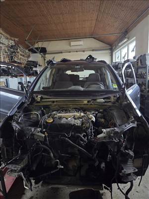 Opel Zafira B bontott alkatrészei