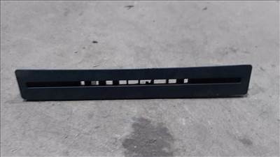 Nissan Terrano WD21 Műszerfal tetején fűtés levegő szellőző rács 8309