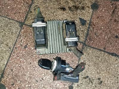 Opel Corsa C Motorvezérlő *151331* 09391269 8972406221