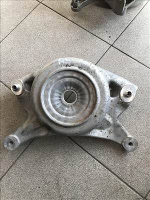 Audi A4 (B8 - 8K) - jobb első rugótányér 8k0412384f