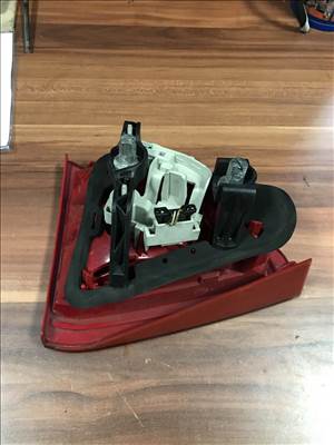 Audi A5 (B8 - 8T) Coupe - jobb hátsó belső lámpa  8t0945094